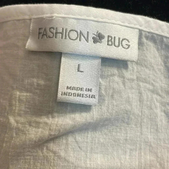 Pretty Fashion Bug Women’s Large White Embellished Sleeveless Semi Sheer Top - Picture 6 of 8